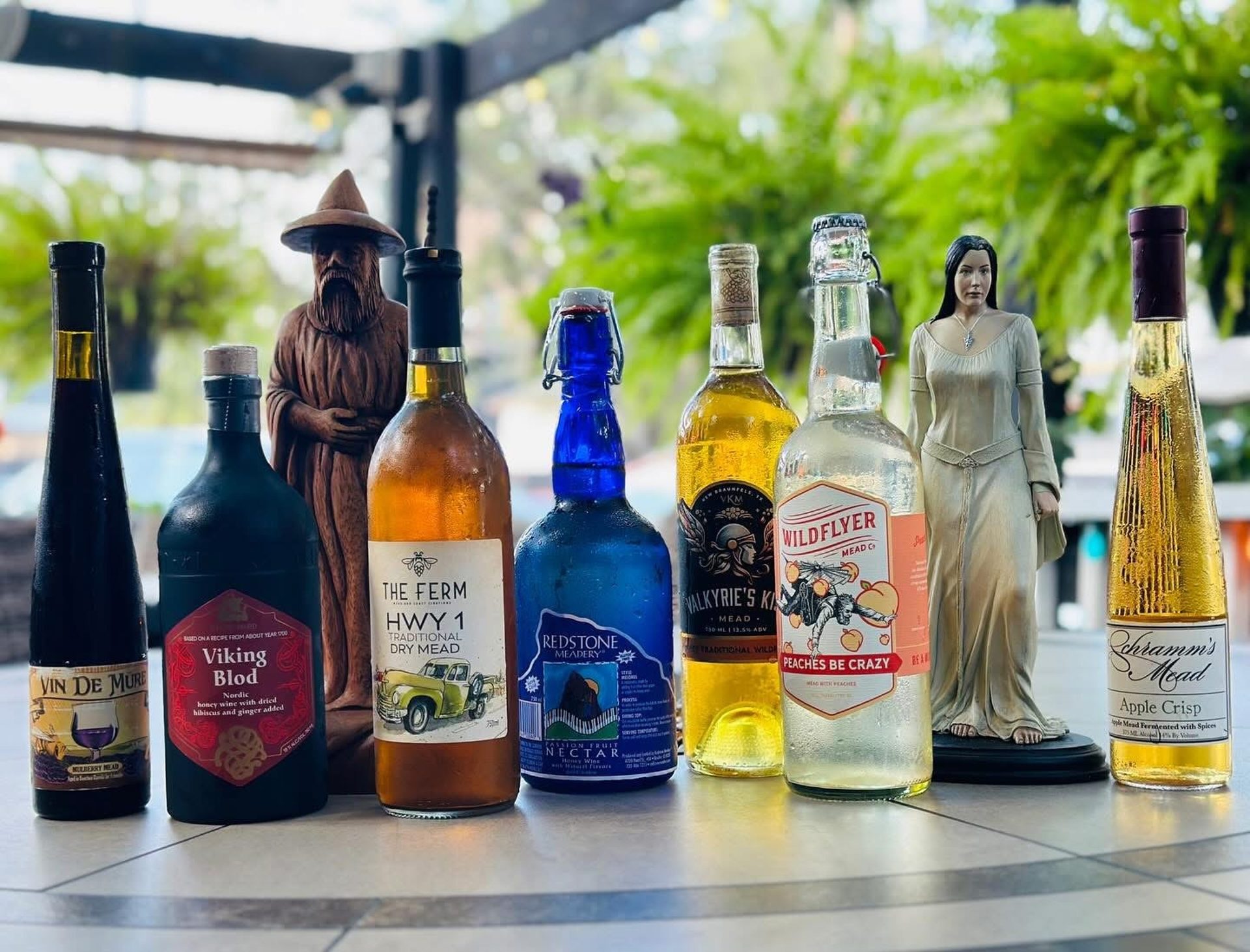 Burgers, Mead, Patio & Brunch