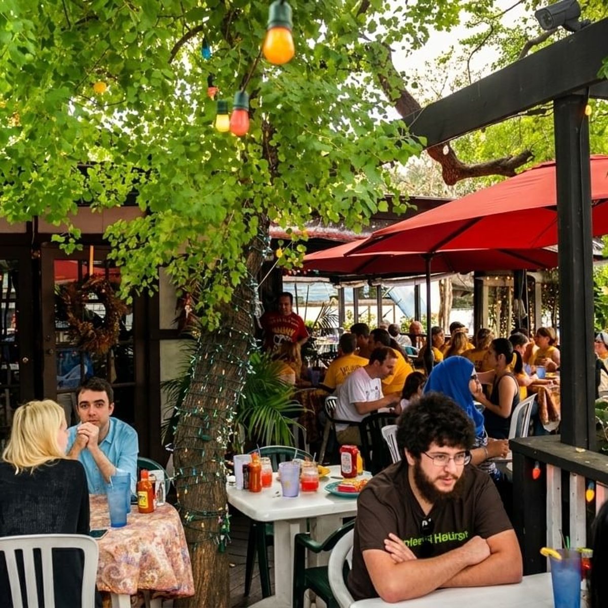 Burgers, Mead, Patio & Brunch